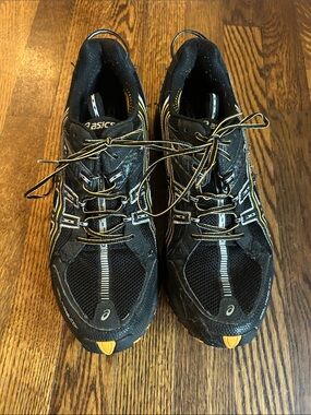 ASICS Men’s Black and Yellow Running Shoes